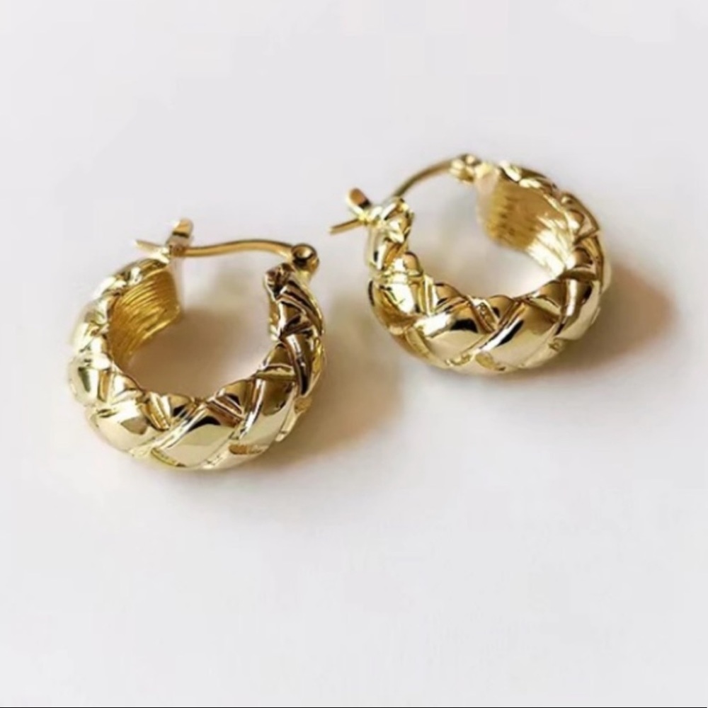 Lucy Chunky Waffle 18K gold hoop earrings